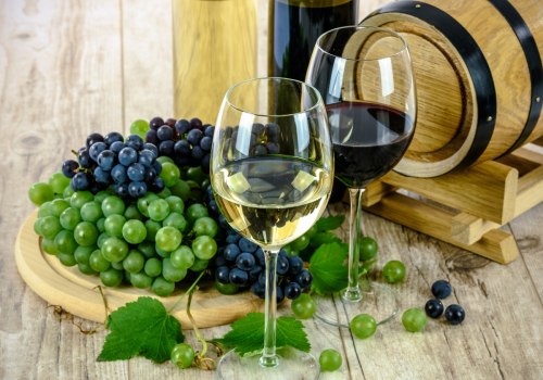 Is Muscat Wine Sweet or Dry? A Guide to Understanding Its Unique Taste, Varieties, and Food Pairing Options